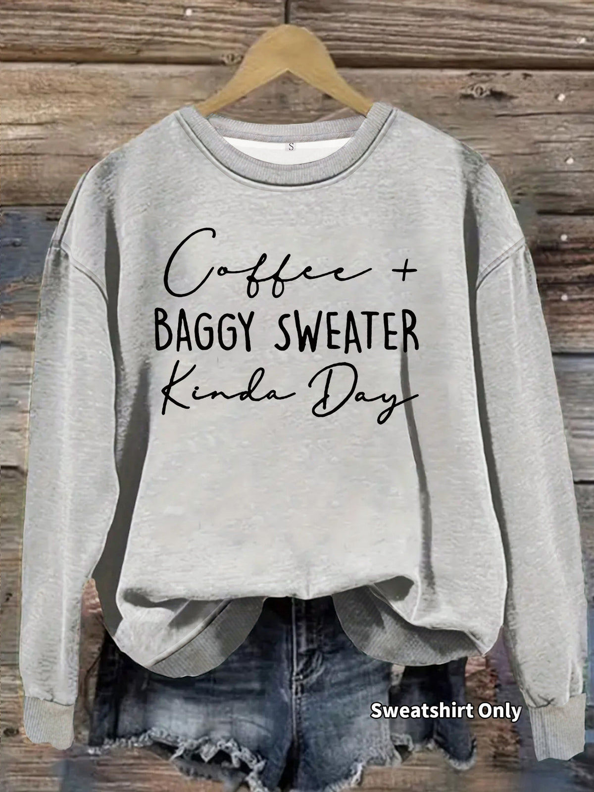 Letter printed round neck long sleeved sweatshirt