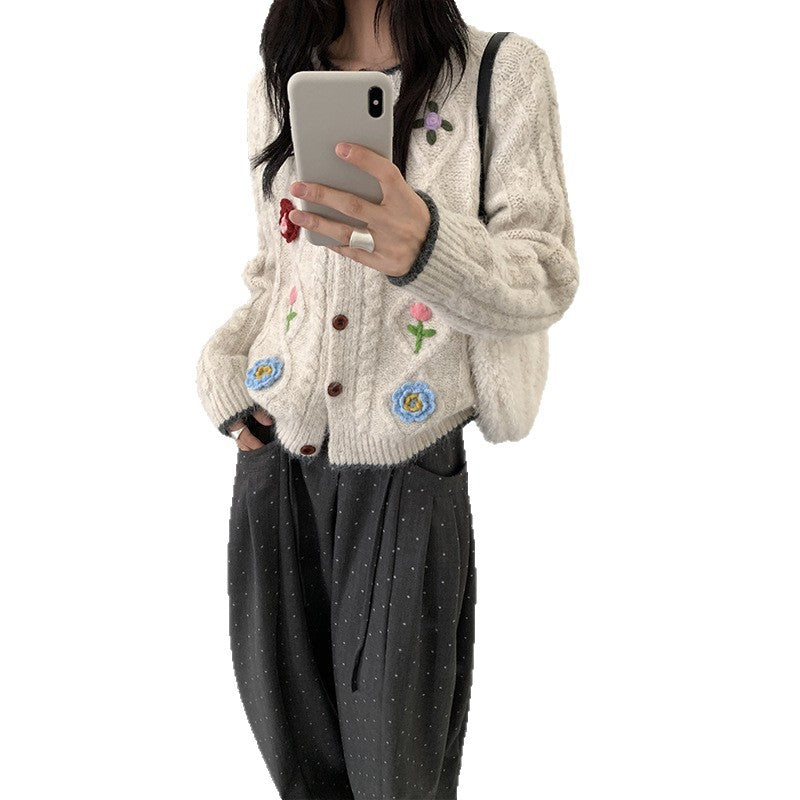 Loose round neck long sleeved sweater