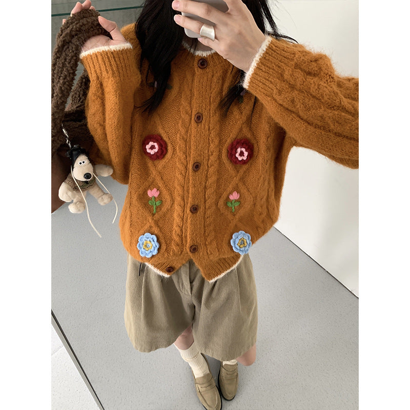 Loose round neck long sleeved sweater