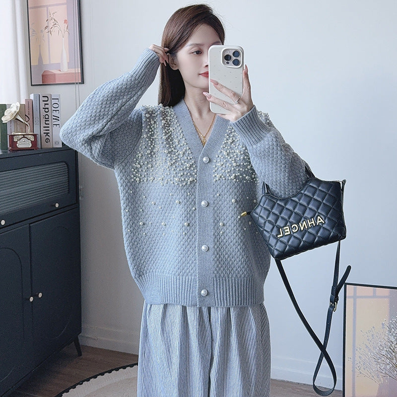 V-neck long sleeved sweater