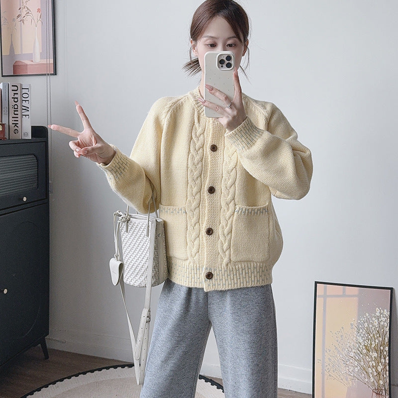 Round neck single breasted sweater