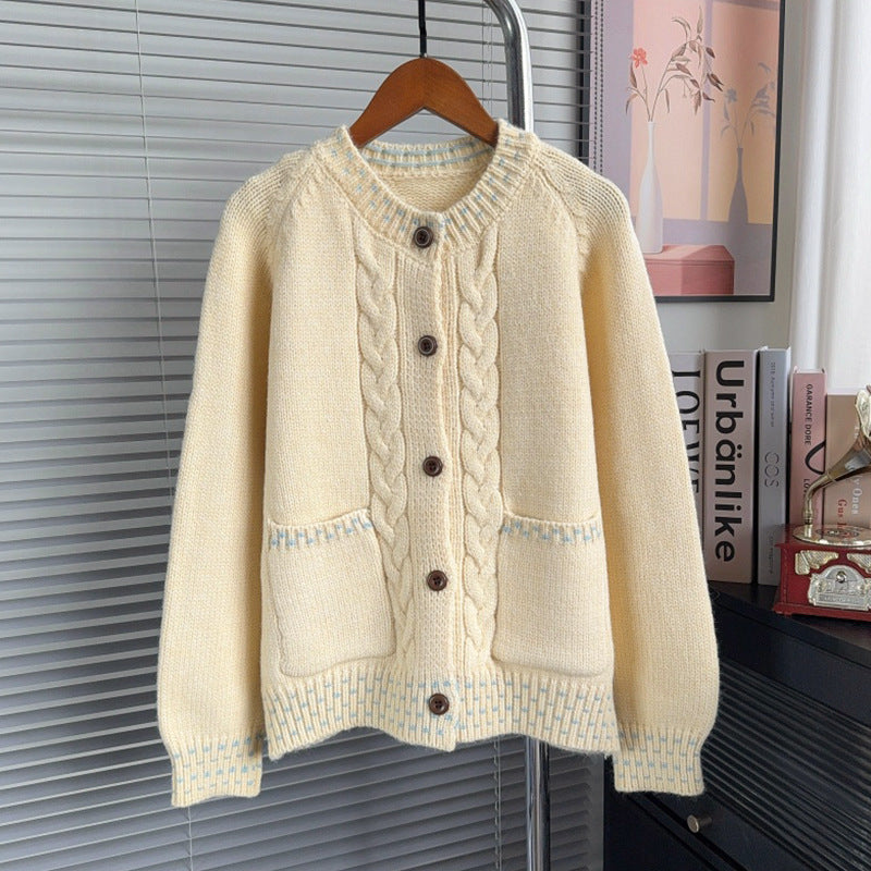 Round neck single breasted sweater