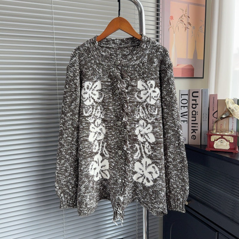 Flower round neck long sleeved sweater