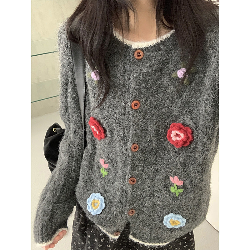 Loose round neck long sleeved sweater