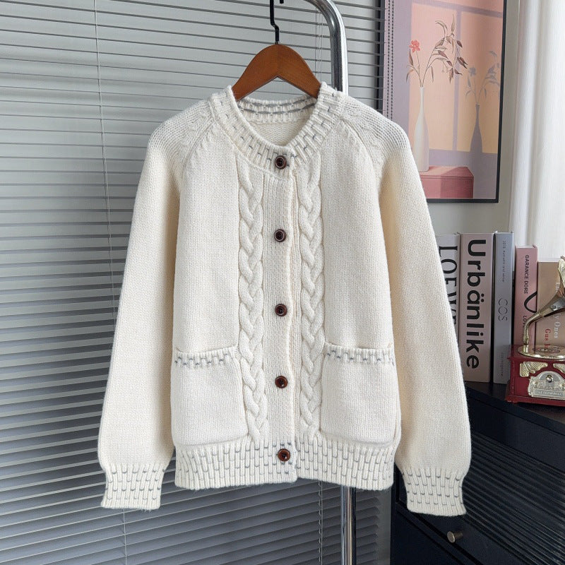 Round neck single breasted sweater