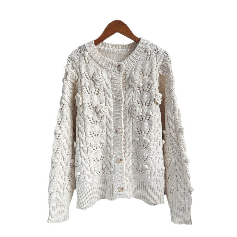 Single breasted round neck sweater