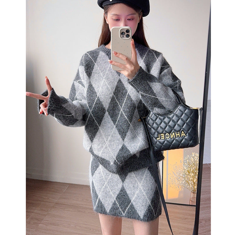 Color blocking diamond grid sweater set for women