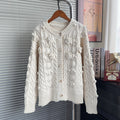 Single breasted round neck sweater