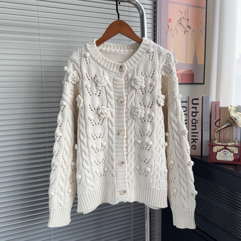 Single breasted round neck sweater