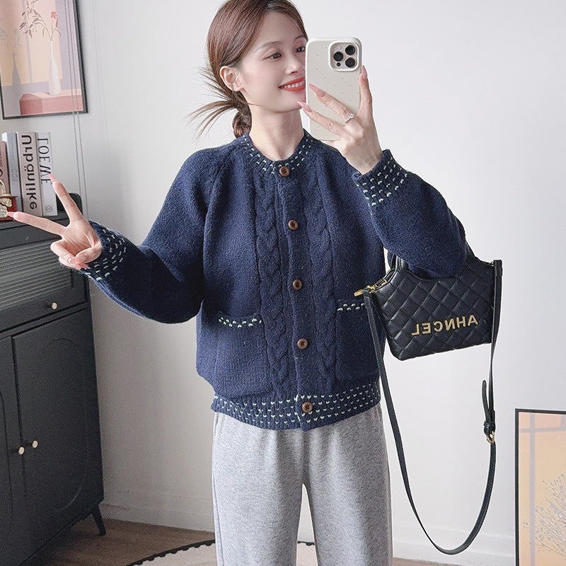Round neck single breasted sweater