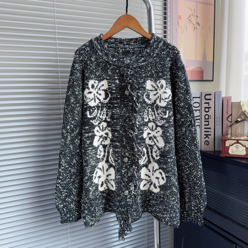 Flower round neck long sleeved sweater