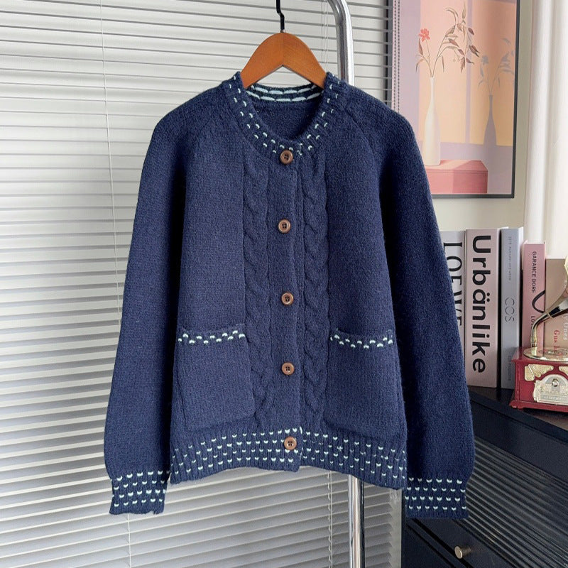 Round neck single breasted sweater